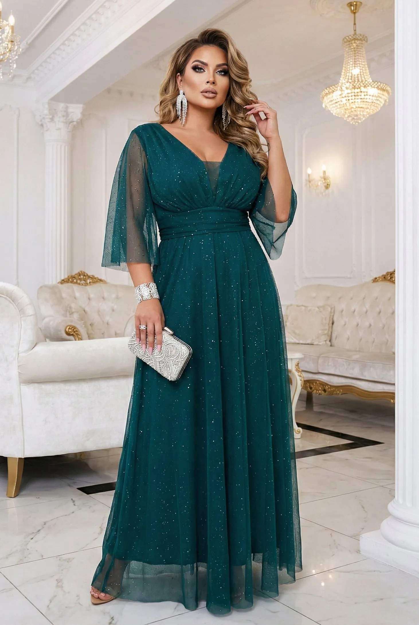 654-1 Długa połyskująca sukienka plus size z dekoltem i transparentnym rękawkiem - zieleń butelkowa
