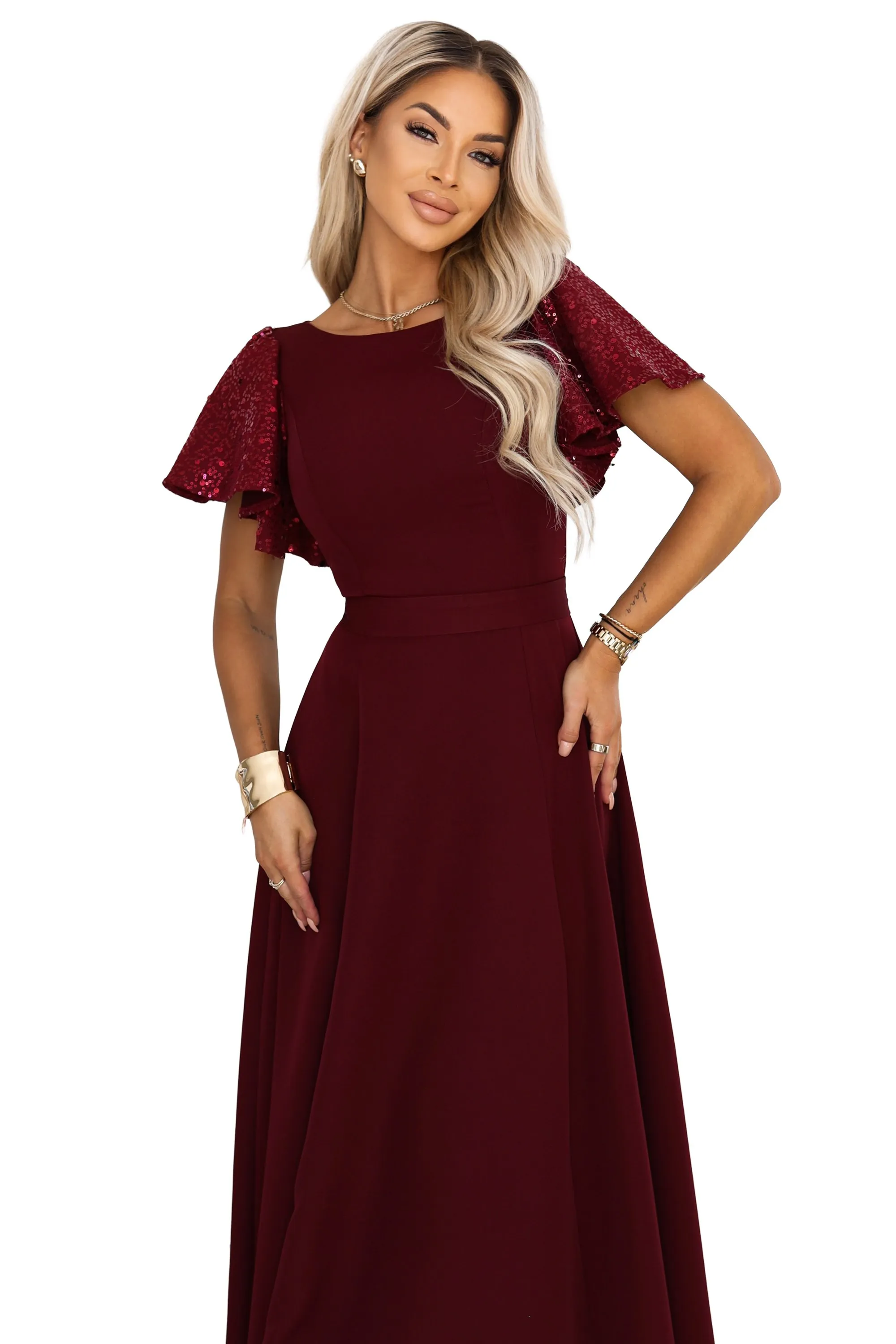 694-3 MIRELLA Elegancka rozkloszowana sukienka maxi z cekinowymi rękawami - bordowa