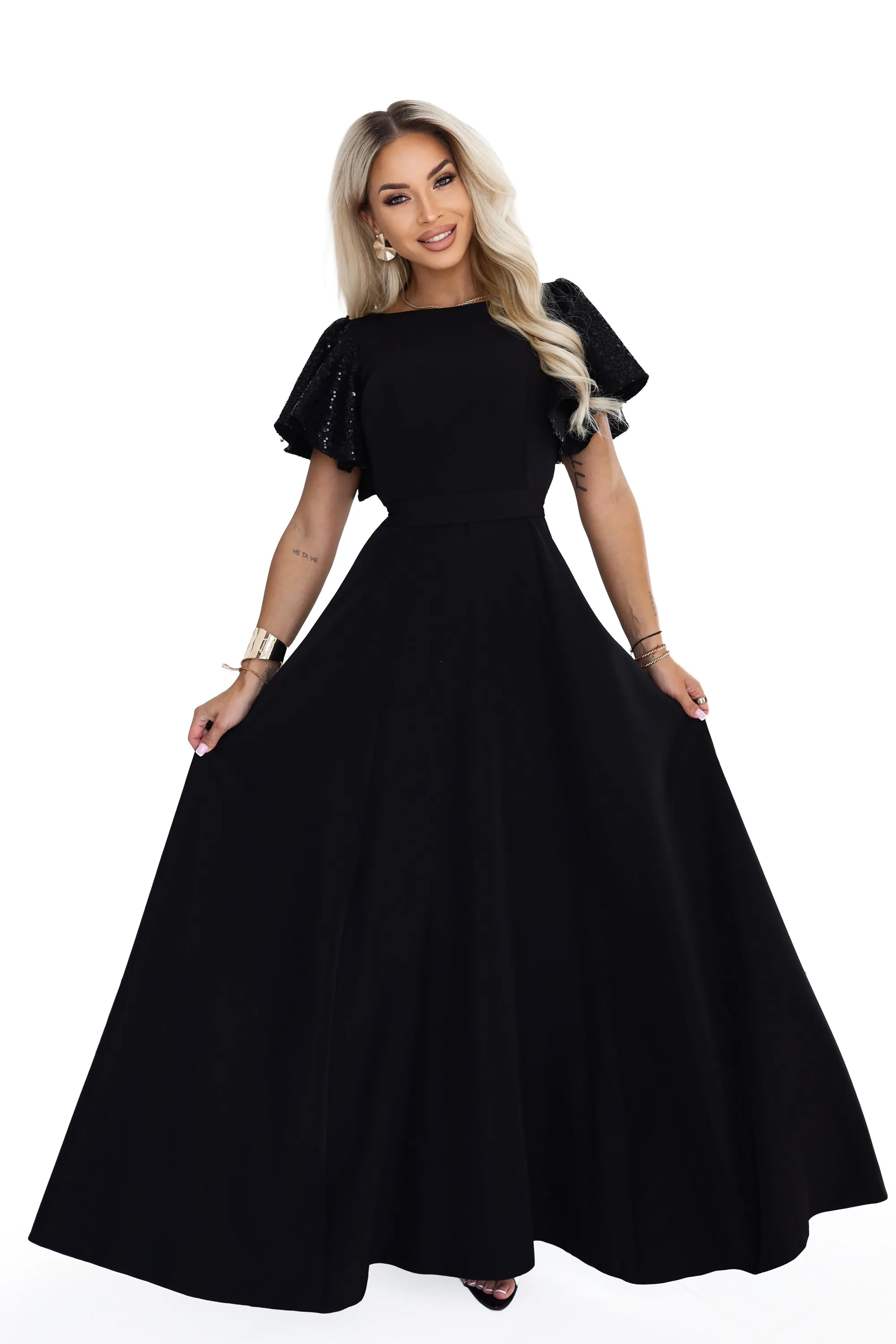 694-1 MIRELLA Elegancka rozkloszowana sukienka maxi z cekinowymi rękawkami - czarna